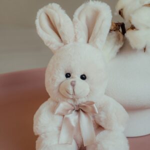 Игрушка мягкая- брелок Зайка кремовый