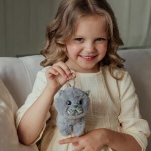 Игрушка мягкая- брелок Котенок серый