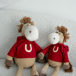 Игрушка мягкая Конь в красном худи, малый